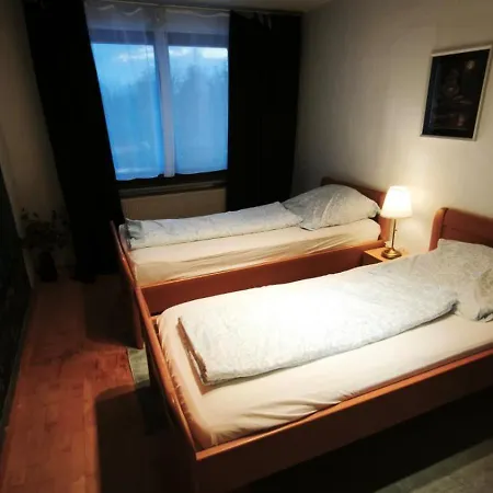 Maerchen アパート Niestetal